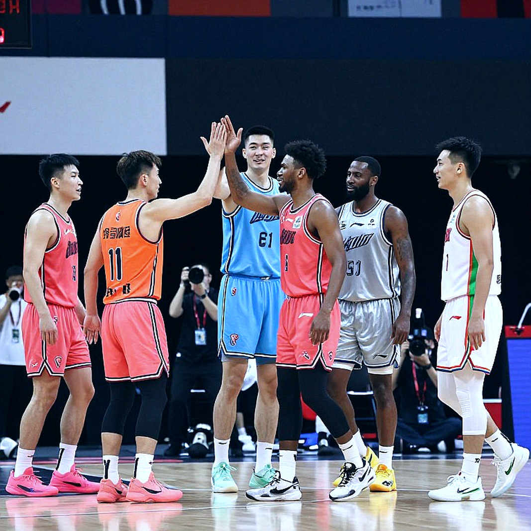 Minicamp Slovenia của Luka Doncic: Lakers đang giao quyền lực cho một người