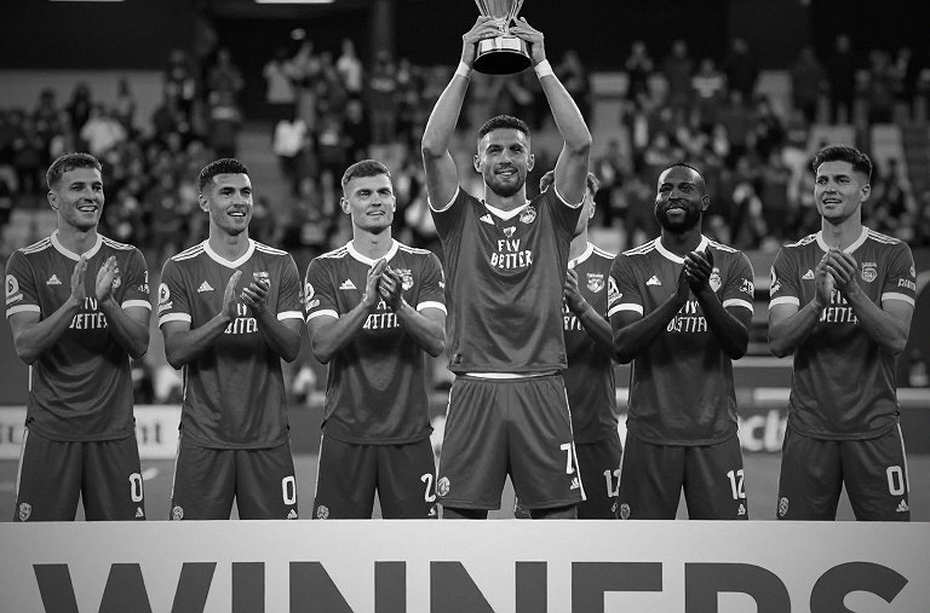 Bạo lực sân cỏ V-League: 'Làm đúng luật' là khẩu hiệu hay là cam kết?