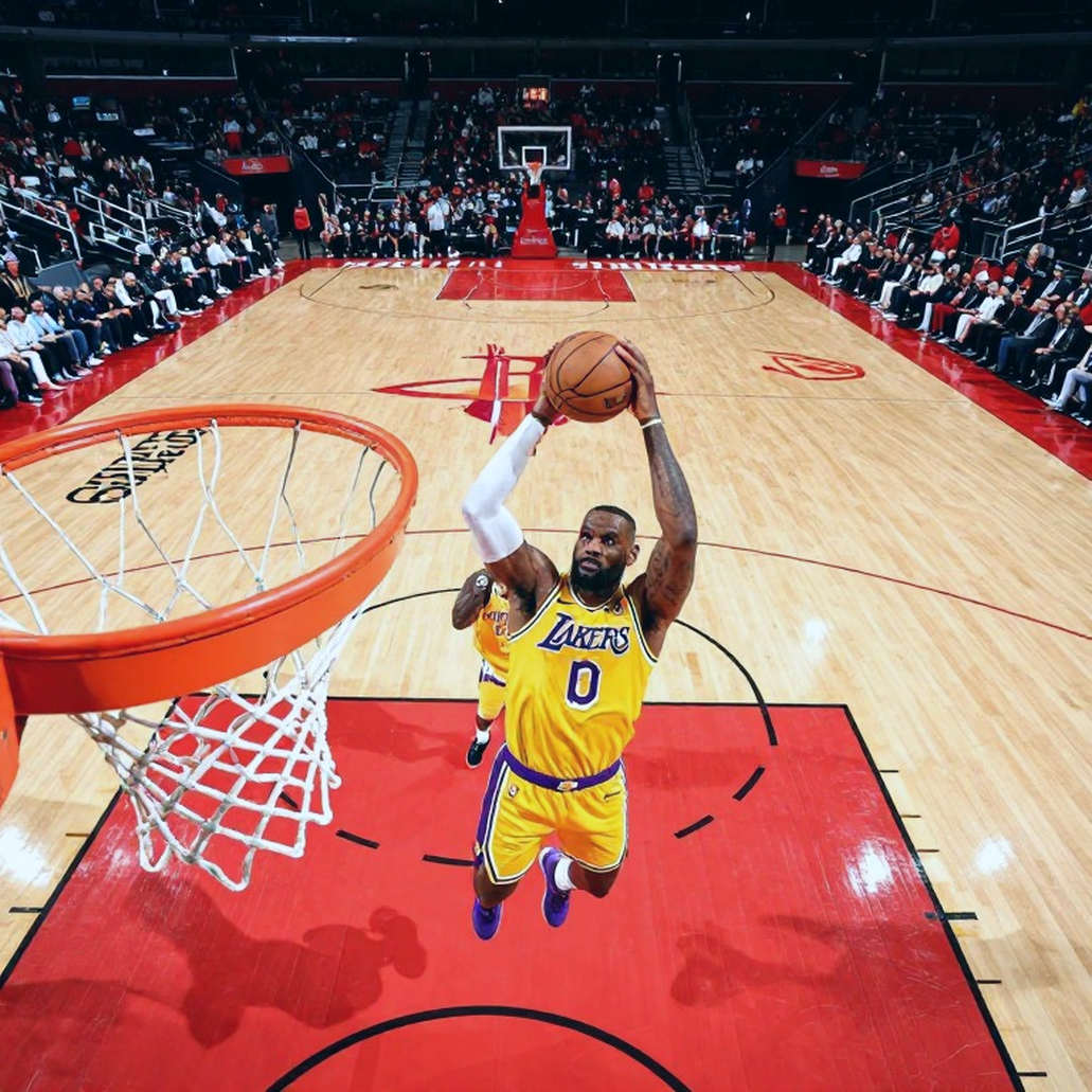 Hồ sơ trắng và guồng máy tin chuyển nhượng NBA: bên trong phòng kiểm chứng