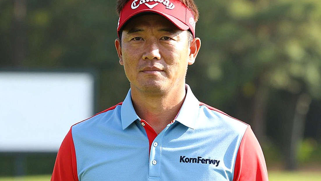 Kỳ chuyển nhượng golf: tiền ký hợp đồng ở phòng họp, hóa đơn chấn thương ở fairway