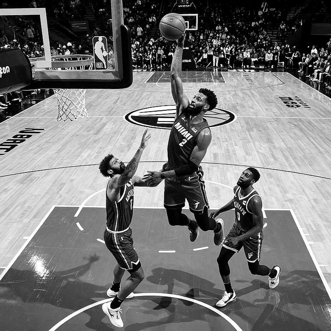John Poulakidas bị Dallas Mavericks cắt hợp đồng hai chiều: Hồ sơ bắn không bóng và cánh cửa EuroLeague