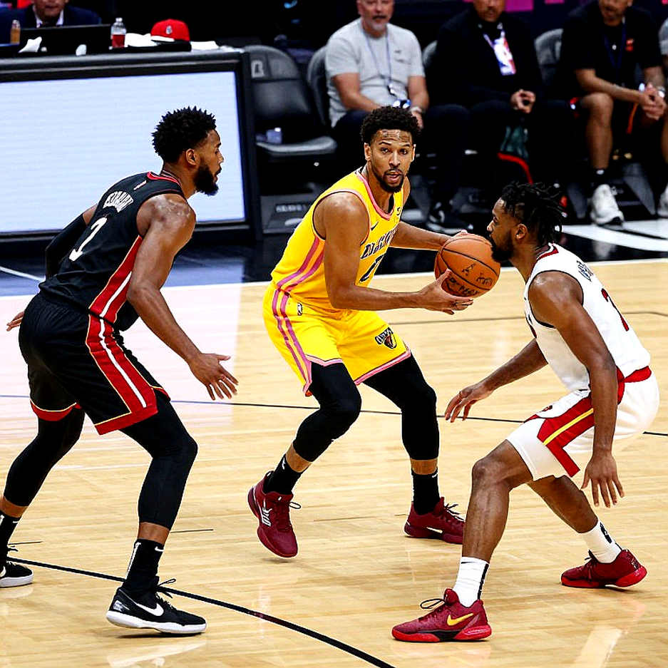 Hóa đơn apron thứ hai: Vì sao Minnesota bán Karl-Anthony Towns và điều đó nói gì về thị trường NBA