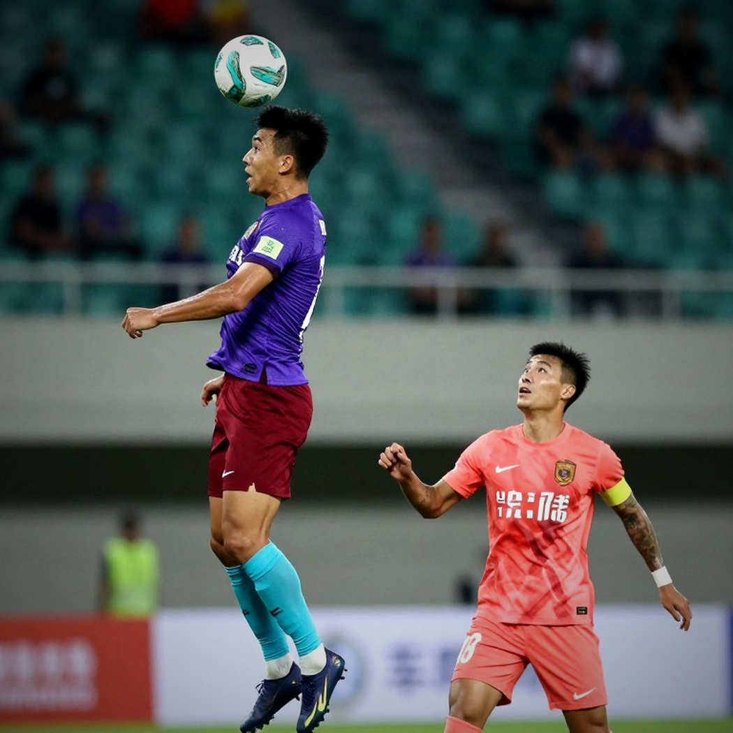 Thái Lan 2-0 Việt Nam: cú sút phút thứ 10 và khoảng trống không thuộc về Lê Giang Patrik