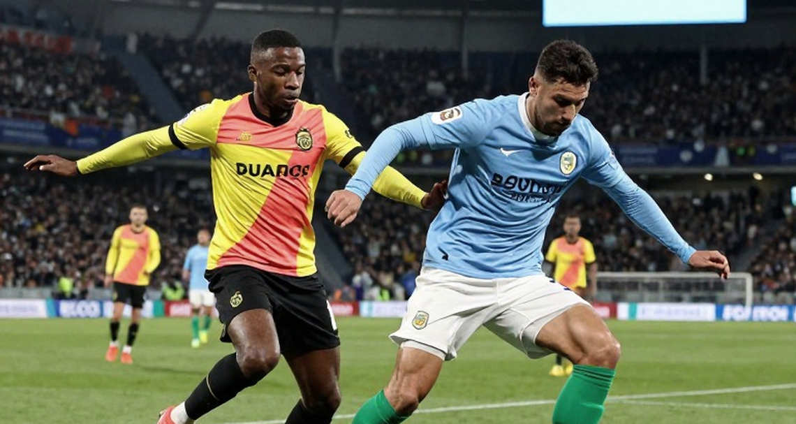 Sierhuis ngồi ngoài, Schreuder và bài toán xoay tua ở NEC Nijmegen