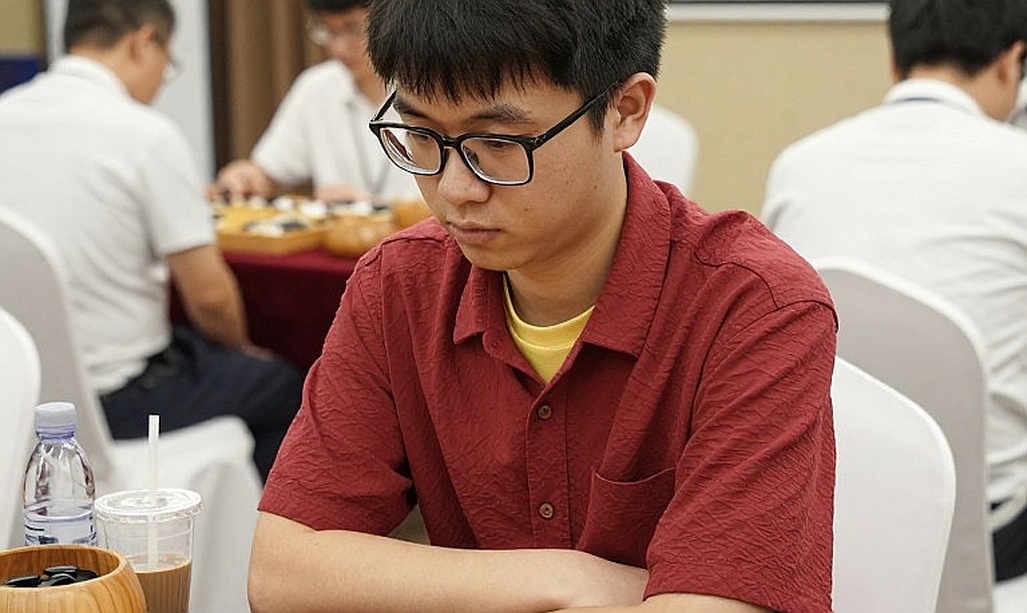 Gukesh, tuổi 18 và Elo 2783: Cú lật ngôi ở Singapore