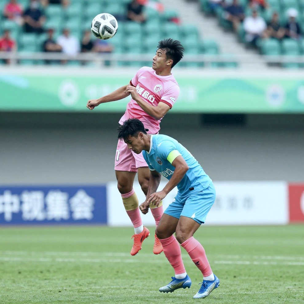 Fabrizio Miccoli tạm biệt Palermo: Diego ghi bàn từ đường kiến tạo của cha, và một đội bóng đang sống bằng ký ức