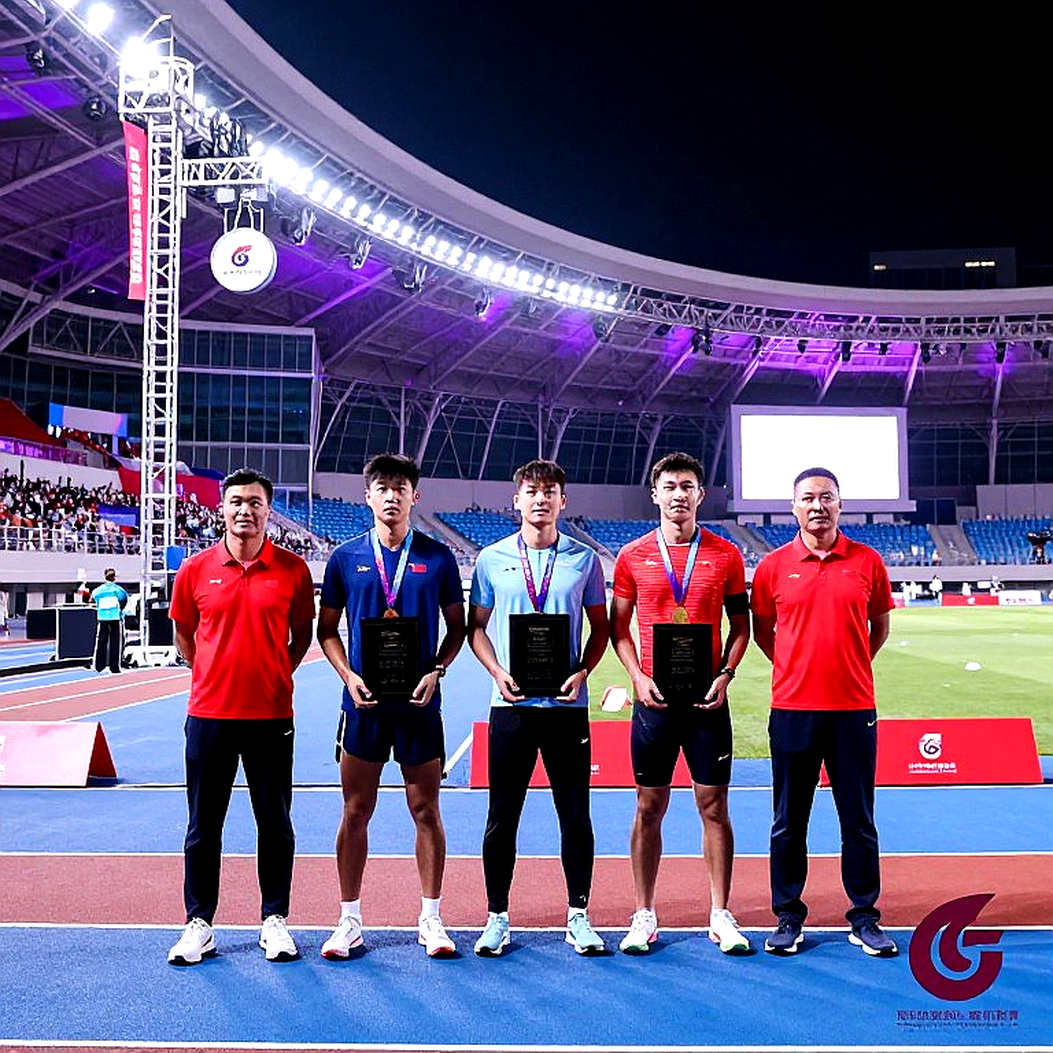 Từ khung bảng trắng đến đường chạy thật: Kỷ luật của người viết thể thao